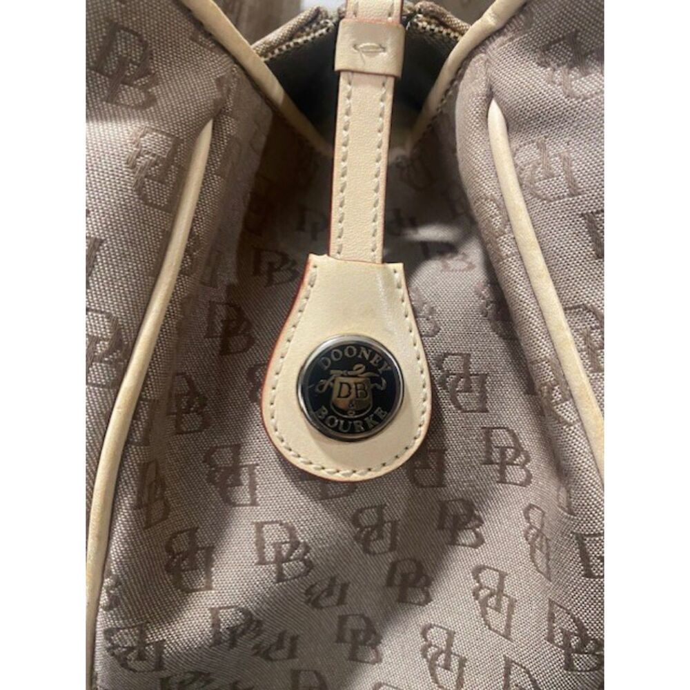 Vintage Dooney & Bourke Signature Monogram Satchel Bag - Tan Y2K Retro Chic EUC - Picture 5 of 6